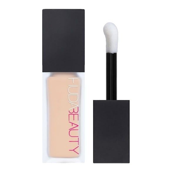 Huda beauty #fauxfilter luminous matte liquid concealer